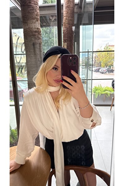 GLAM Beyaz vatkalı fularlı pamuk gömlek