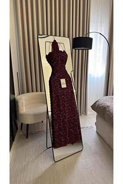 Nareen Fashion A deep burgundy balloon dress. It reflects sophisticated luxur...