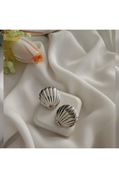 LENTE AKSESUAR Seashell Earrings