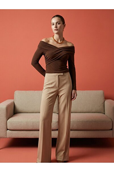 FogaModa Kahverengi Asimetrik Omuz Detaylı Drapeli Bluz