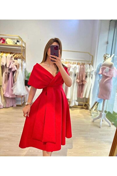 Fashionhaine.ro Elegant Dress with Bardot Neckline and Highlighted Waist