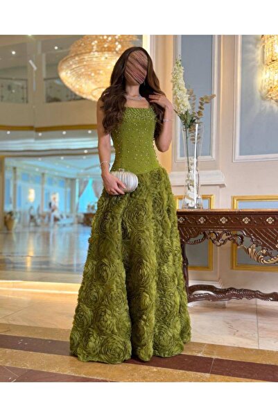 ZAYNAFASHIONSA Zeina's luxurious olive-colored dress