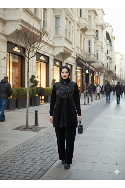 Moodbasic Velvet Set with Metal Accessories