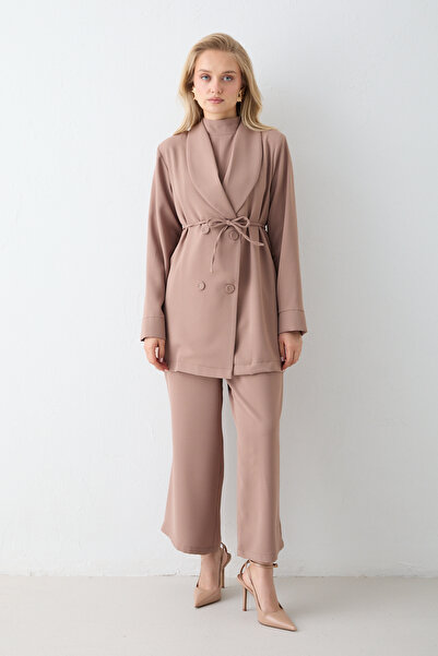 Melike Tatar بدلة كريب مع جاكيت 32-2612