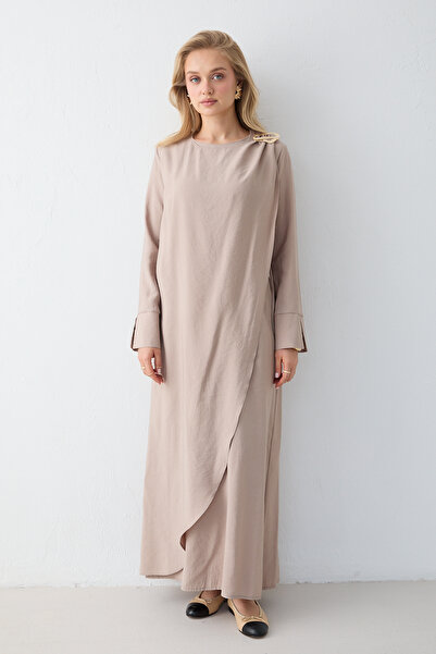 Melike Tatar Broş Detaylı Elbise 32-2615