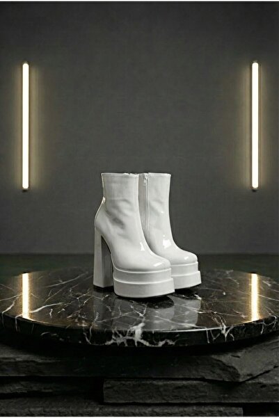 Tarz Topuklar Cizme de damă Vegaaa din piele lacuită albă, cu vârf pătrat, cu...