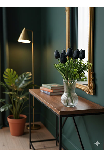 ttvagon Modern Cam Vazoda 7’li Islak Lale ve Okaliptus Aranjmanı 16cm