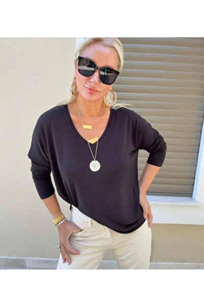 Marka Giyim V-Neck Strawberry Fabric Knit Blouse