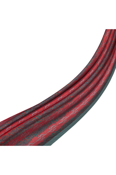 ipekevi شال تينسل منقوش بنقشة مونوغرام باللون العنابي