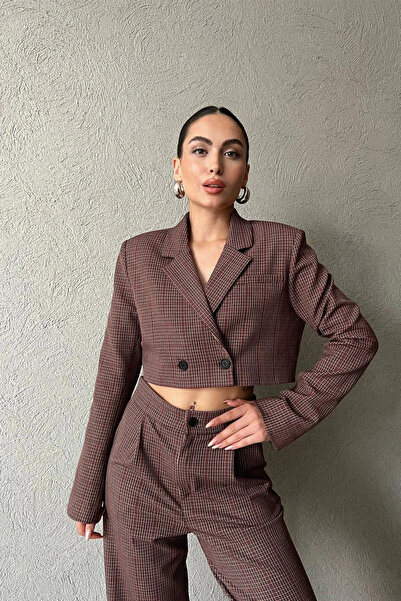 My Blog Burgundy Plaid Buttoned Crop Jacket