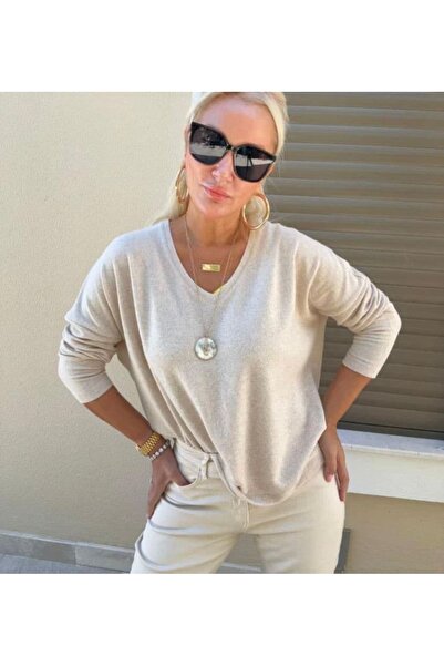 Marka Giyim V-Neck Strawberry Fabric Knit Blouse