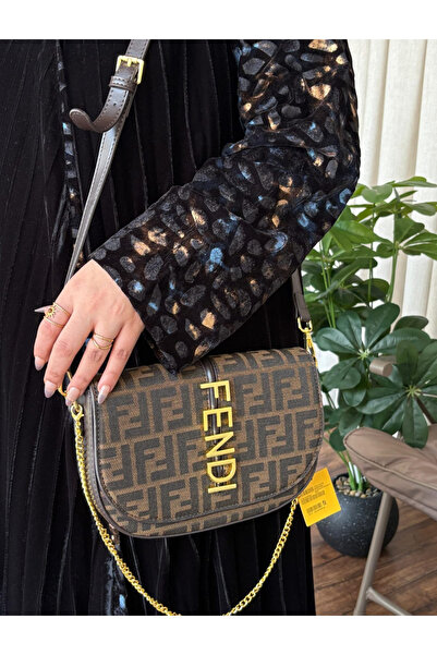 DDF Elegant, high-quality women's shoulder bag with all accessories