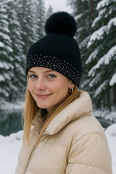 stravis Black Beret with Pompom and Stones