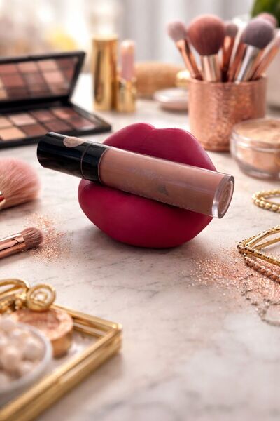 Günyan Store حامل أحمر الشفاه المزخرف بتصميم الشفاه