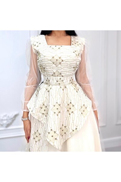 Thnyiah White dress with gold embroidery