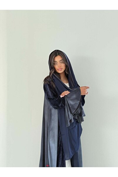 AYA MWT966 - عبايه مخمل مع تدخيلة مخمل سترتش من الاجناب والاكمام