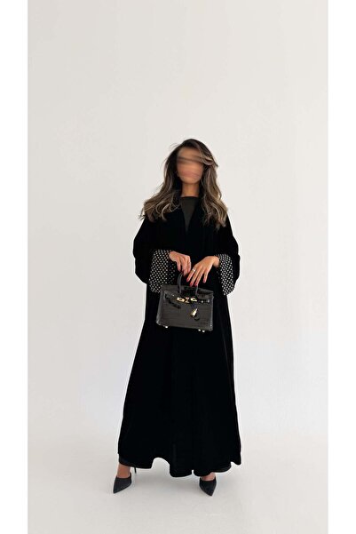 AYA MWT571 - عباية مخمل أسود بأكمام منقطة