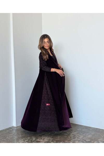 AYA MWT953 - عباية مخمل مع تدخيلة لمعه بالاكمام والجوانب