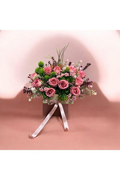 sedoshhomevision تنسيق الورد الوردي في علبة كريمية - تصميم زهور زخرفي أنيق وفريد