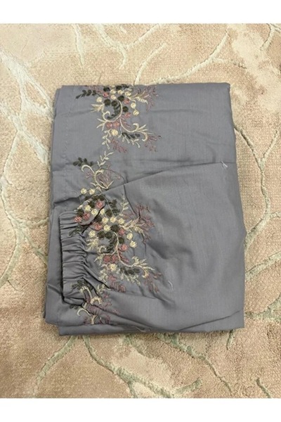 Alizr Embroidered prayer mat set