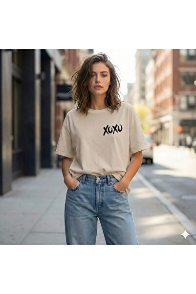 BUWOM Γυναικείο μπλουζάκι XOXO με στάμπα και λαιμόκοψη ποδηλάτου