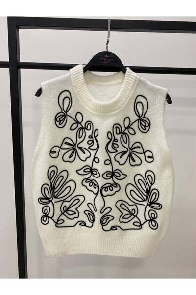 Hatun Atila Black Embroidered Detailed Knit Sweater