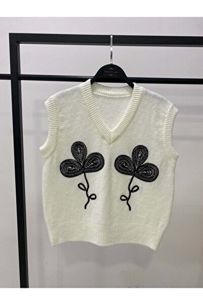 Hatun Atila Embroidery Detailed V-Neck Knitwear Sweater