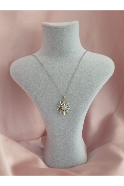 Glamluxe Flower model necklace