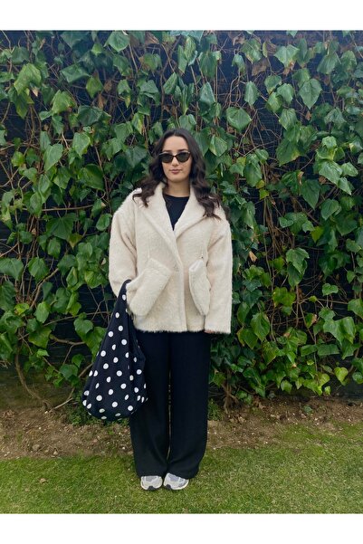 SPICA STORE Ekru Eldivenli Oversıze Peluş Kürk Düğmeli Kaban