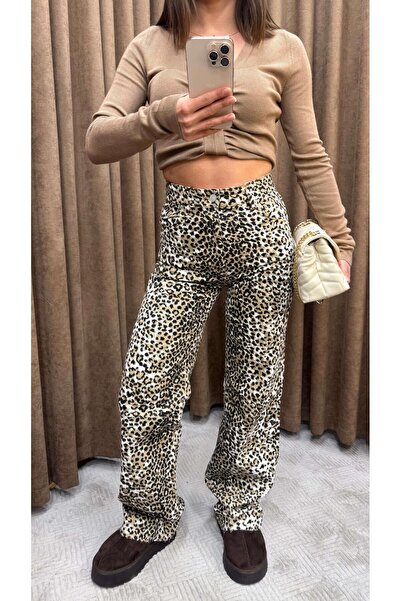 Maysa بنطلون مستقيم بتفاصيل جلد الفهد وقصة الساق المقصوصة