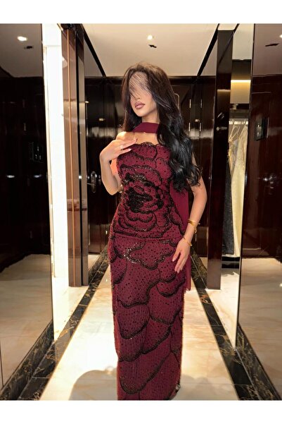 BROOKLYN STYLE فستان سهرة ماكسي فاخر باللون العنابي بتصميم طبقات بتلات الورد ...