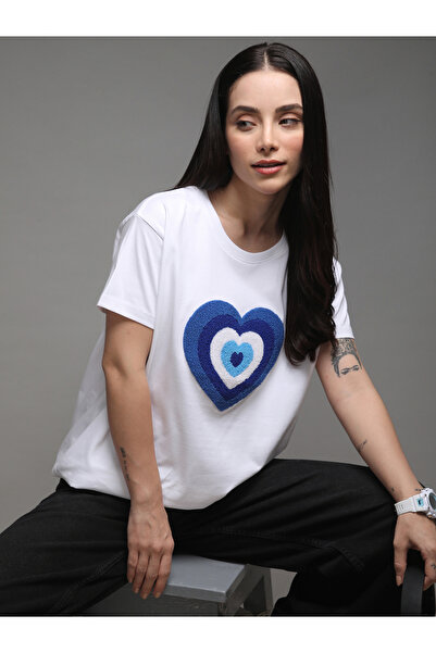 Dillinger By Styli Women Boxy Heart Embroidery T-Shirt