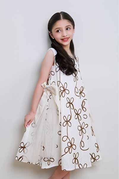 gmax Girls' dress with geometric patterns