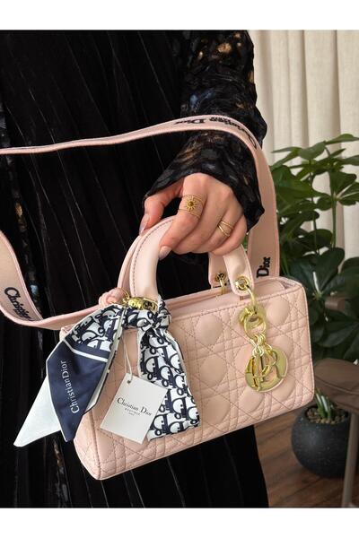 GGGG Bags with their accessories