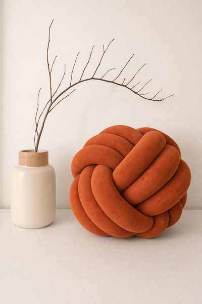 GULDESIGN Knot Throw Pillow