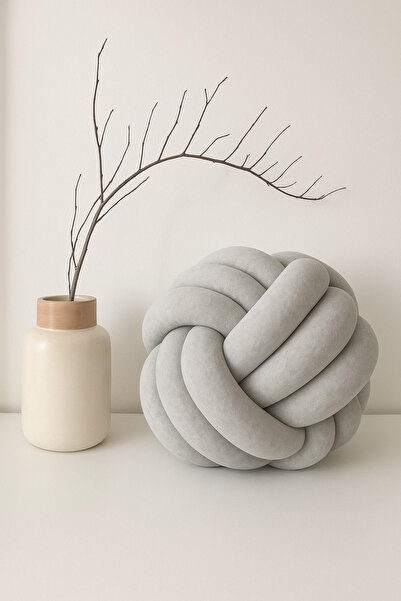 GULDESIGN Knot Throw Pillow