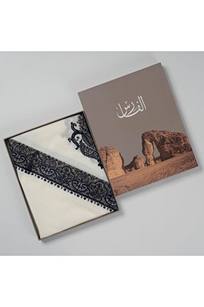 Mnarat Alfanar The knight's shawl, Al-Ula pattern