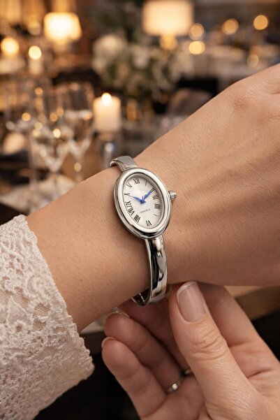 LOOQ Kelepçe Model Roma Rakamlı Kadın Kol Saati