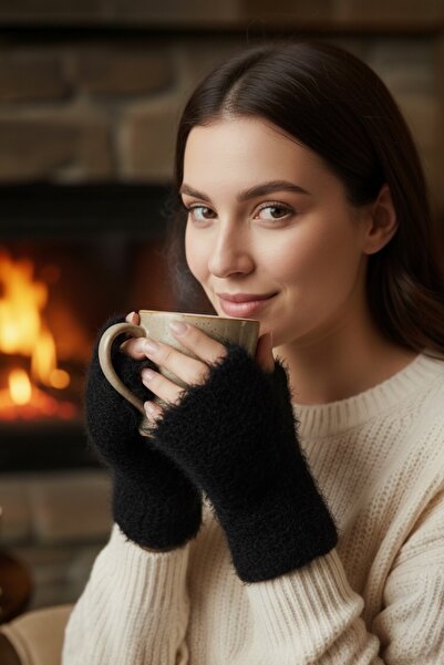AYDINER TEKSTİL Kadın Yumoş Tüylü Kesik Parmak Lüx Eldiven