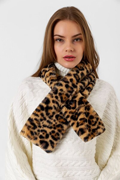 stravis Furry Leopard Patterned Plush Scarf