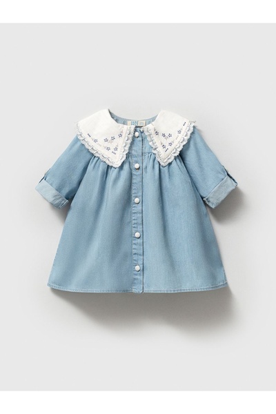 Momercy Yakası Çiçek İşlemeli Kız Bebek Kot Elbise