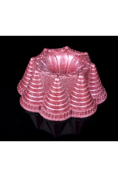 cc bin shihon This non-stick granite cake pan in a golden crown design is a m...