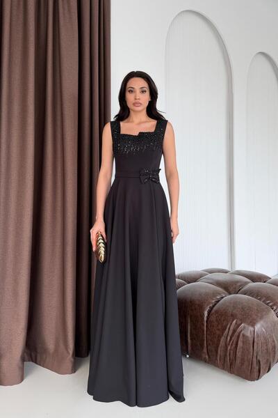 Serica Moda Rochie de seară neagră cu guler asimetric brodat cu pietre