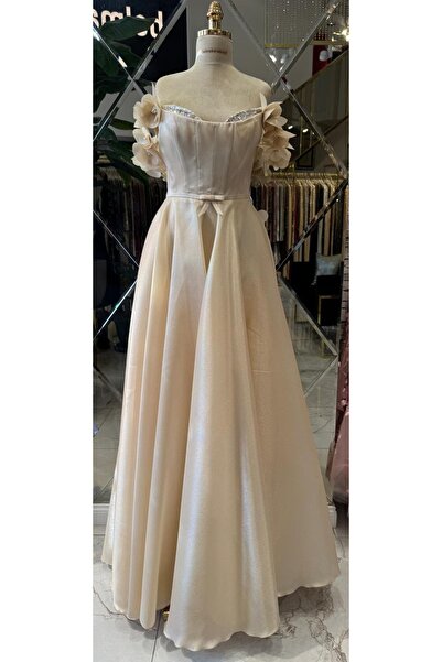 Hanımefendi Giyim Düşük Kol ve Sırtı Çiçek İşlemeli Abiye Elbise