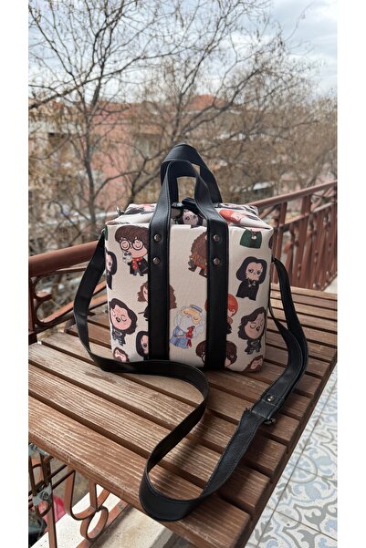 TALKING DREAMS Black Ecru Patterned Lunch Bag