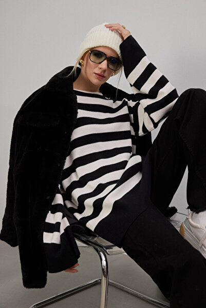 Touché Privé Wide Collar Striped Knitwear Sweater