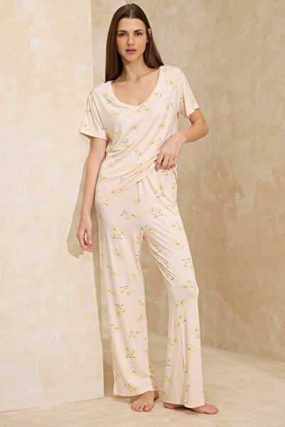 Trendyol Collection Gestricktes Pyjama-Set aus Viskose-Single-Jersey mit Lach...