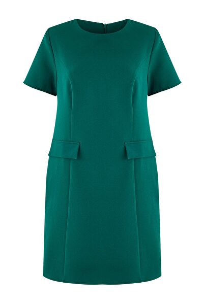 Trendyol Curve فستان منسوج باللون الأخضر الزمردي مقاس كبير