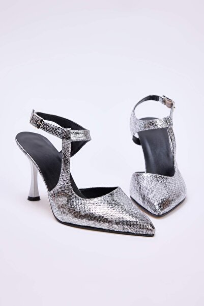 TRENDYOL SHOES Silber gemusterte 9 cm Damen-Klassiker-Schuhe mit Absatz TAKSS...