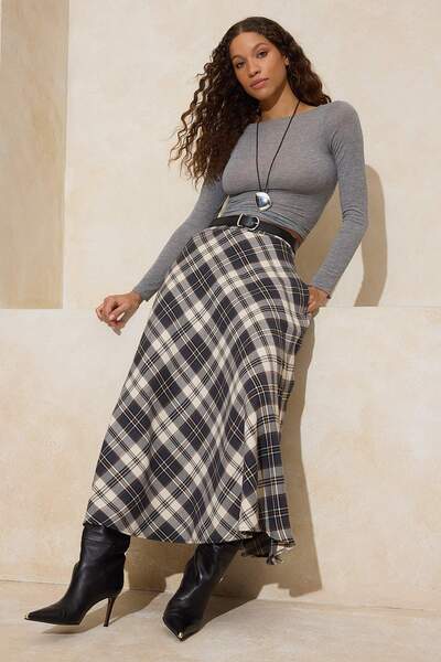 Trendyol Collection Schwarzer, ecrufarbener, karierter, gewebter, langer Maxi...